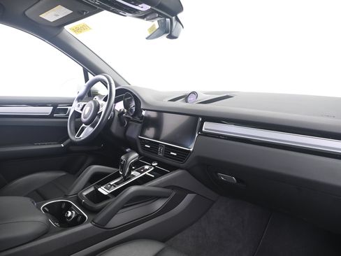 Certified 2023 Porsche Cayenne AWD/4WD image 22