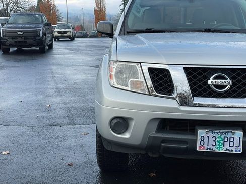 Used 2017 Nissan Frontier SV image 9