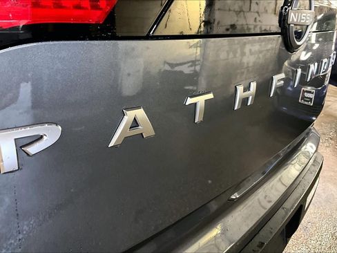Used 2025 Nissan Pathfinder SV AWD/4WD image 10