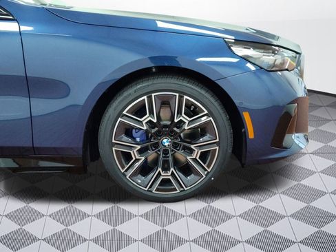 New 2026 BMW 550e xDrive w/ Executive Package image 11