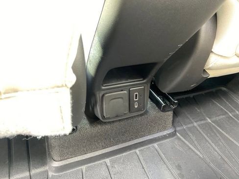 Certified 2024 Buick Encore GX Avenir w/ Avenir Convenience Package FWD image 18