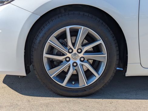 Used 2016 Lexus ES 300h image 10