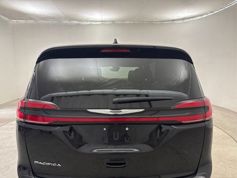 Used 2025 Chrysler Pacifica Select FWD image 23
