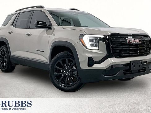 Used 2026 GMC Terrain Elevation w/ Elevation Premium Package FWD image 1
