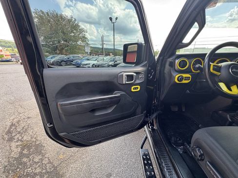 Used 2021 Jeep Gladiator Sport AWD/4WD image 32