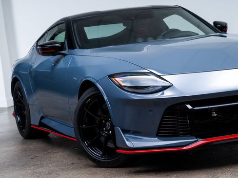 Used 2024 Nissan Z NISMO RWD image 2