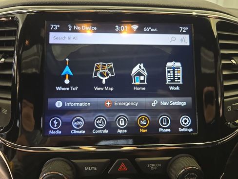 Used 2020 Jeep Grand Cherokee Altitude image 24