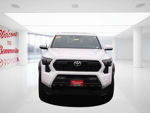 Certified 2024 Toyota Tacoma TRD Off-Road image 4