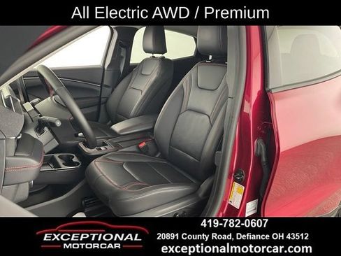 Used 2025 Ford Mustang Mach-E Premium w/ Sport Appearance Package AWD/4WD image 33
