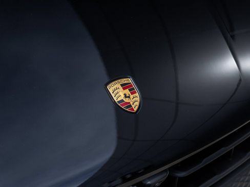 Certified 2026 Porsche Macan AWD/4WD image 19