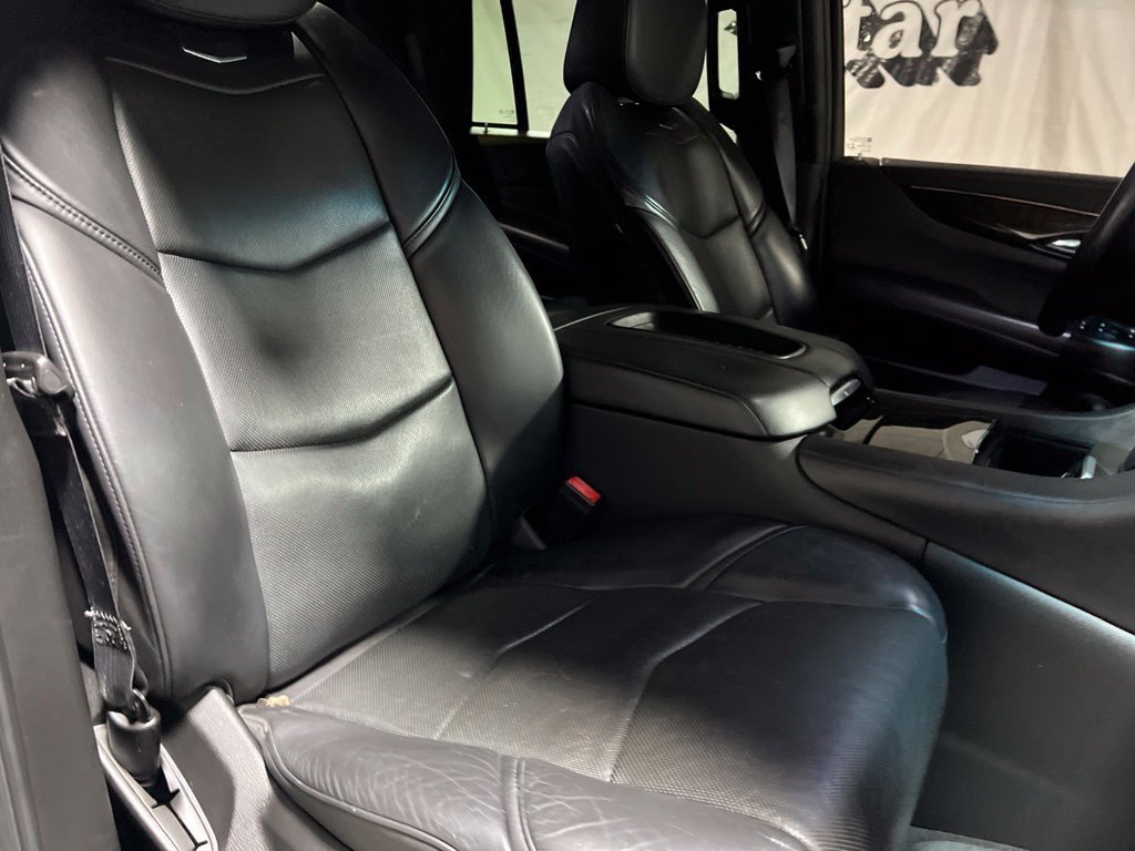 Used 2019 Cadillac Escalade Platinum AWD/4WD image 10