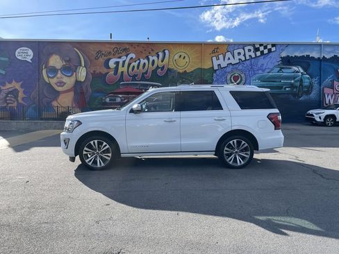 Used 2021 Ford Expedition Platinum AWD/4WD image 2