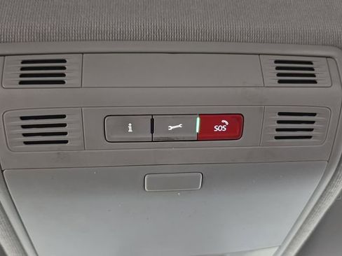 Used 2021 Volkswagen Tiguan S image 22