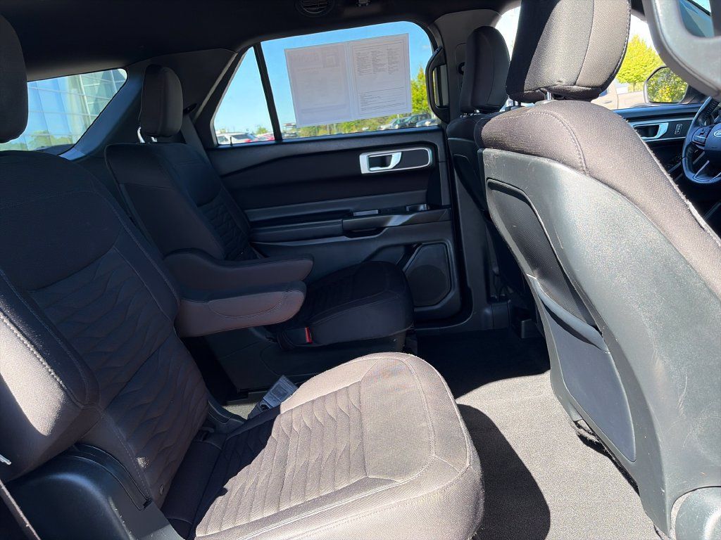 Used 2020 Ford Explorer XLT AWD/4WD image 35