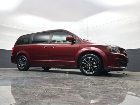 Used 2017 Dodge Grand Caravan GT image 29