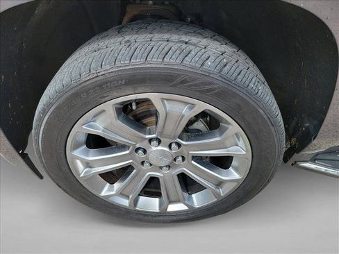 Used 2018 GMC Yukon XL Denali w/ Open Road Package RWD image 9