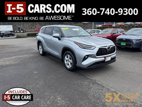 Used 2024 Toyota Highlander LE image 1