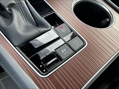 Certified 2023 Toyota Sienna LE image 35