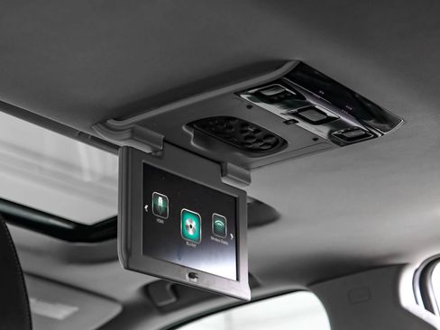 Used 2018 Chevrolet Tahoe LT AWD/4WD image 45