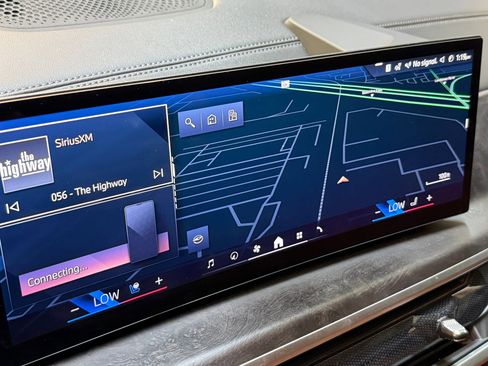 Used 2024 BMW X7 xDrive40i image 31