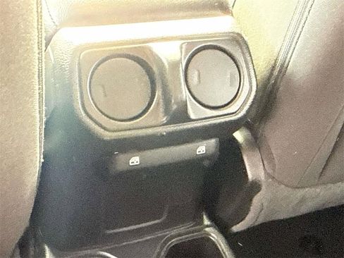 Used 2021 Jeep Wrangler Unlimited Sport image 12