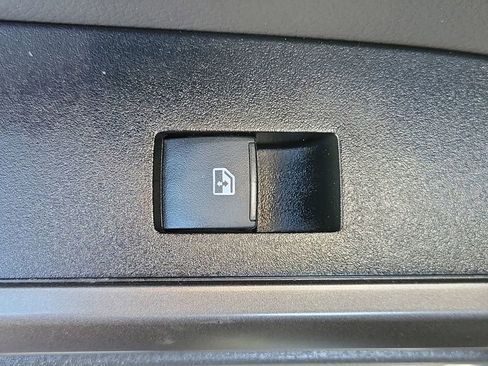 Used 2022 Toyota Tacoma TRD Off-Road w/ TRD Premium Off Road Package image 16