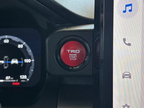 Used 2024 Toyota Tacoma TRD Off-Road AWD/4WD image 19