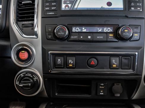 Used 2017 Nissan Titan SL AWD/4WD image 26