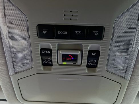 Used 2024 Toyota RAV4 XLE Premium image 21