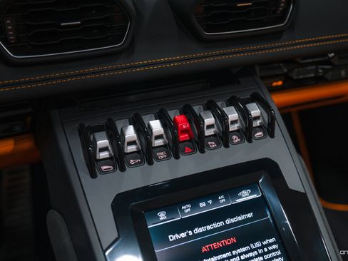 Used 2020 Lamborghini Huracan EVO AWD/4WD image 14