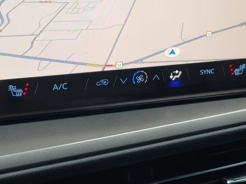 New 2026 Chevrolet Traverse LT w/ Midnight/Sport Edition image 18