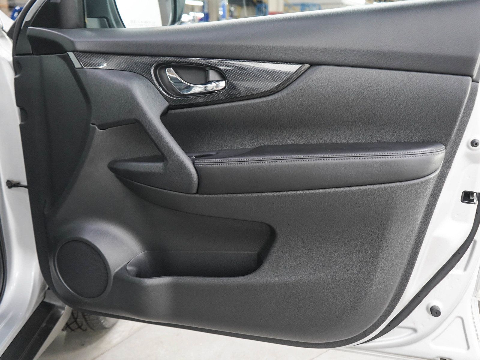 Used 2019 Nissan Rogue SL AWD/4WD image 9