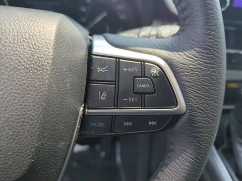 Certified 2026 Toyota Sienna XLE FWD image 15