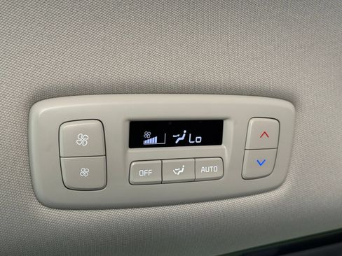Used 2026 Kia Carnival FWD image 24