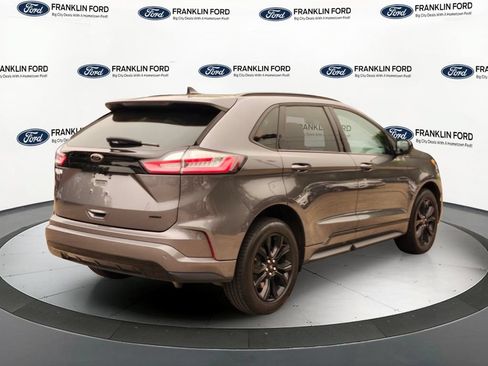 Certified 2022 Ford Edge SE w/ Black Appearance Package AWD/4WD image 5