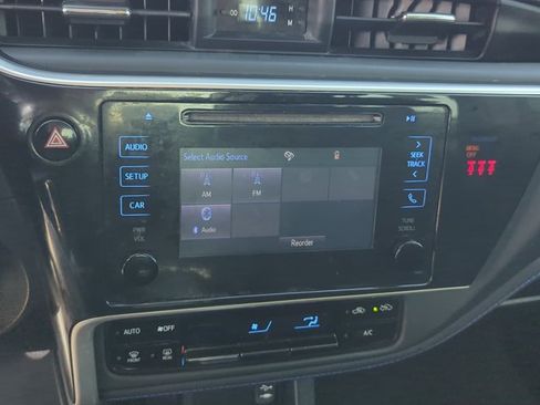 Used 2018 Toyota Corolla SE FWD image 21
