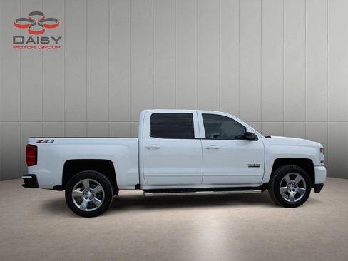 Used 2018 Chevrolet Silverado 1500 LT w/ Texas Edition image 4