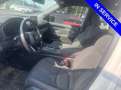 Used 2023 Honda Pilot Sport image 11
