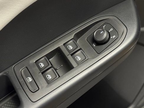 New 2025 Volkswagen Taos SE image 15