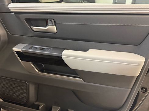 Used 2024 Toyota Tundra Limited image 25