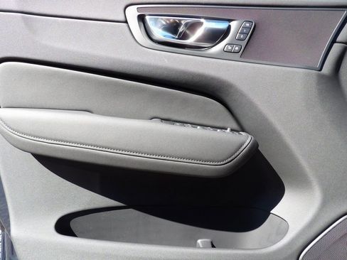 New 2026 Volvo XC60 B5 Core w/ Climate Package image 8