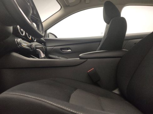 Used 2024 Nissan Sentra SV FWD image 17