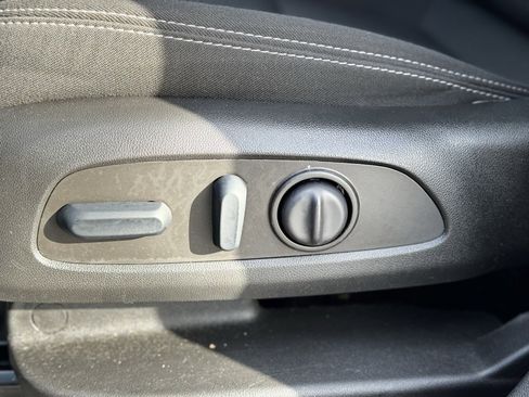 Used 2022 GMC Terrain SLE w/ Driver Convenience Package image 22