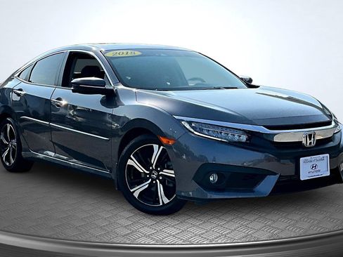 Used 2018 Honda Civic Touring image 2