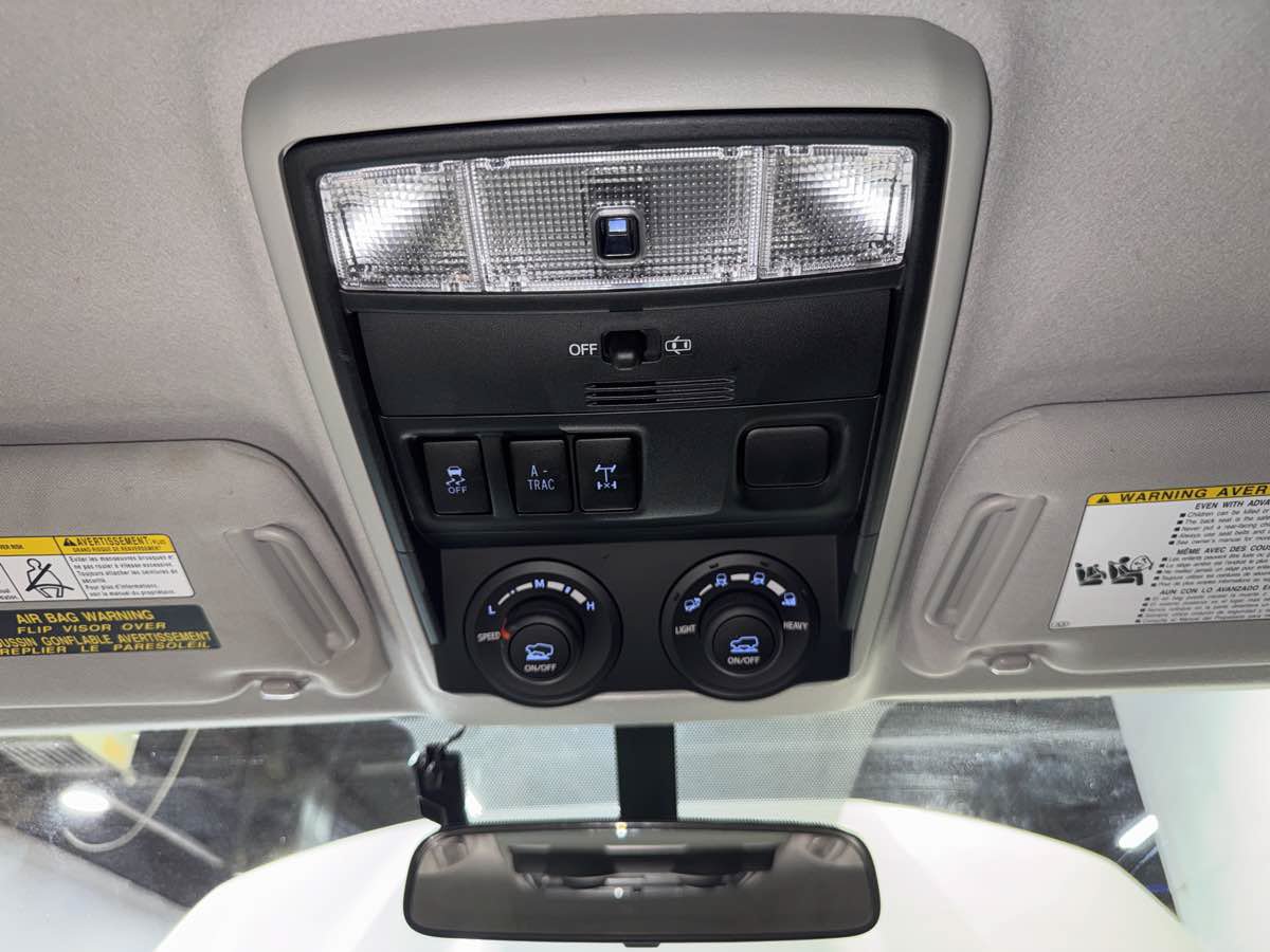 Used 2018 Toyota 4Runner TRD Off-Road AWD/4WD image 18