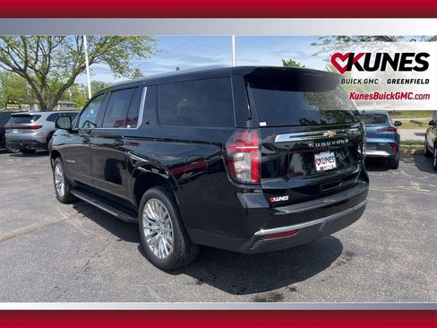 Used 2023 Chevrolet Suburban LT w/ Luxury Package AWD/4WD image 9