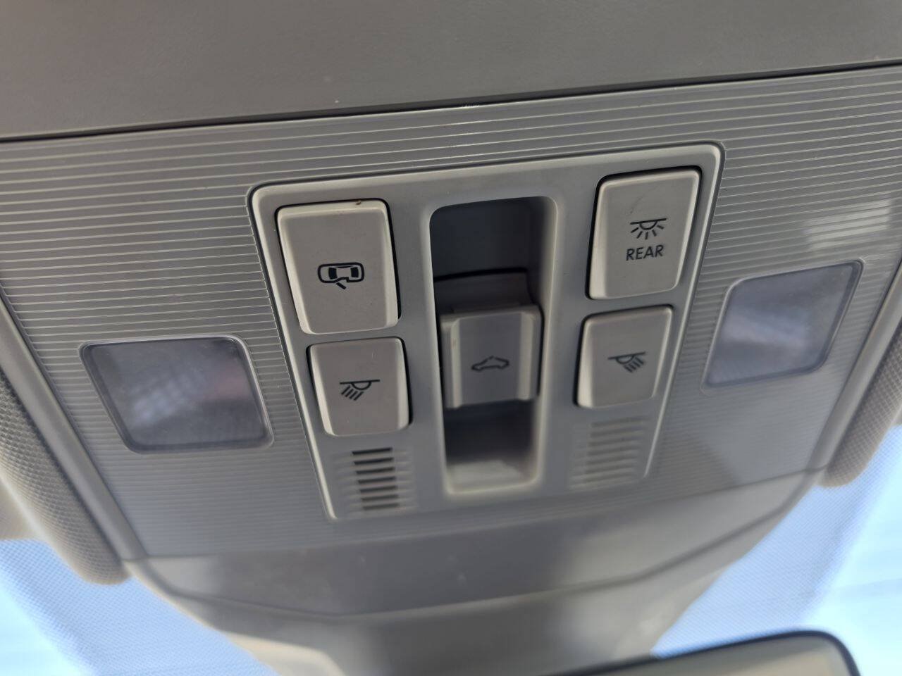 Used 2025 Volkswagen Jetta SE FWD image 16