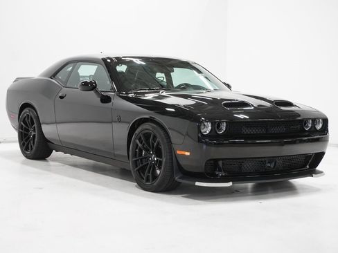 Used 2023 Dodge Challenger SRT Hellcat image 4