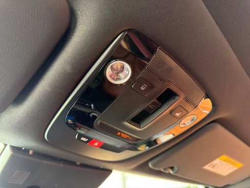 Used 2025 Kia Sportage SX image 29