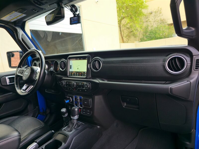 Used 2021 Jeep Wrangler Unlimited Sahara AWD/4WD image 21